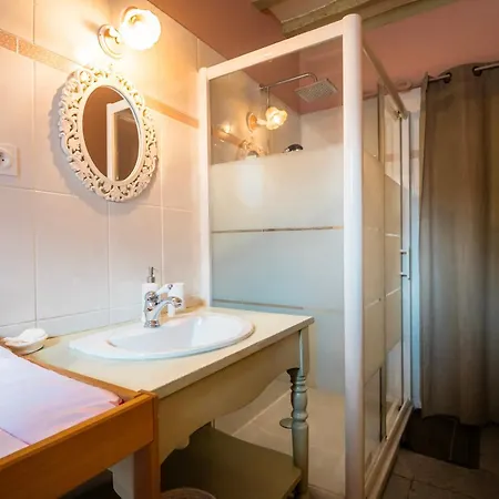 Le Chant Des Oiseaux Bed & Breakfast 3*